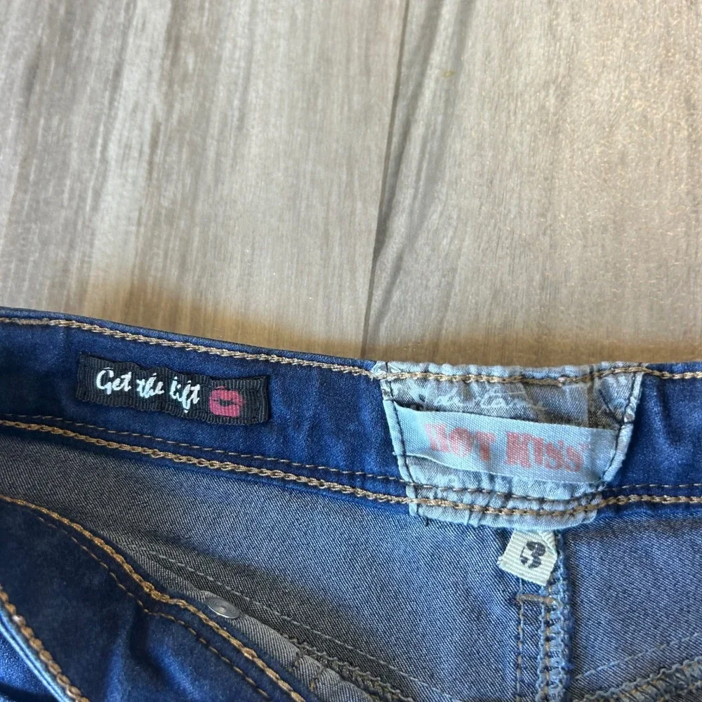 Hot Kiss Womens Dark Wash Get The Lift Button Fly Cuffed Denim Shorts Size 3